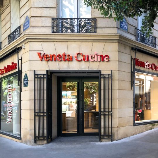 Apre a Parigi il nuovo showroom Veneta Cucine.