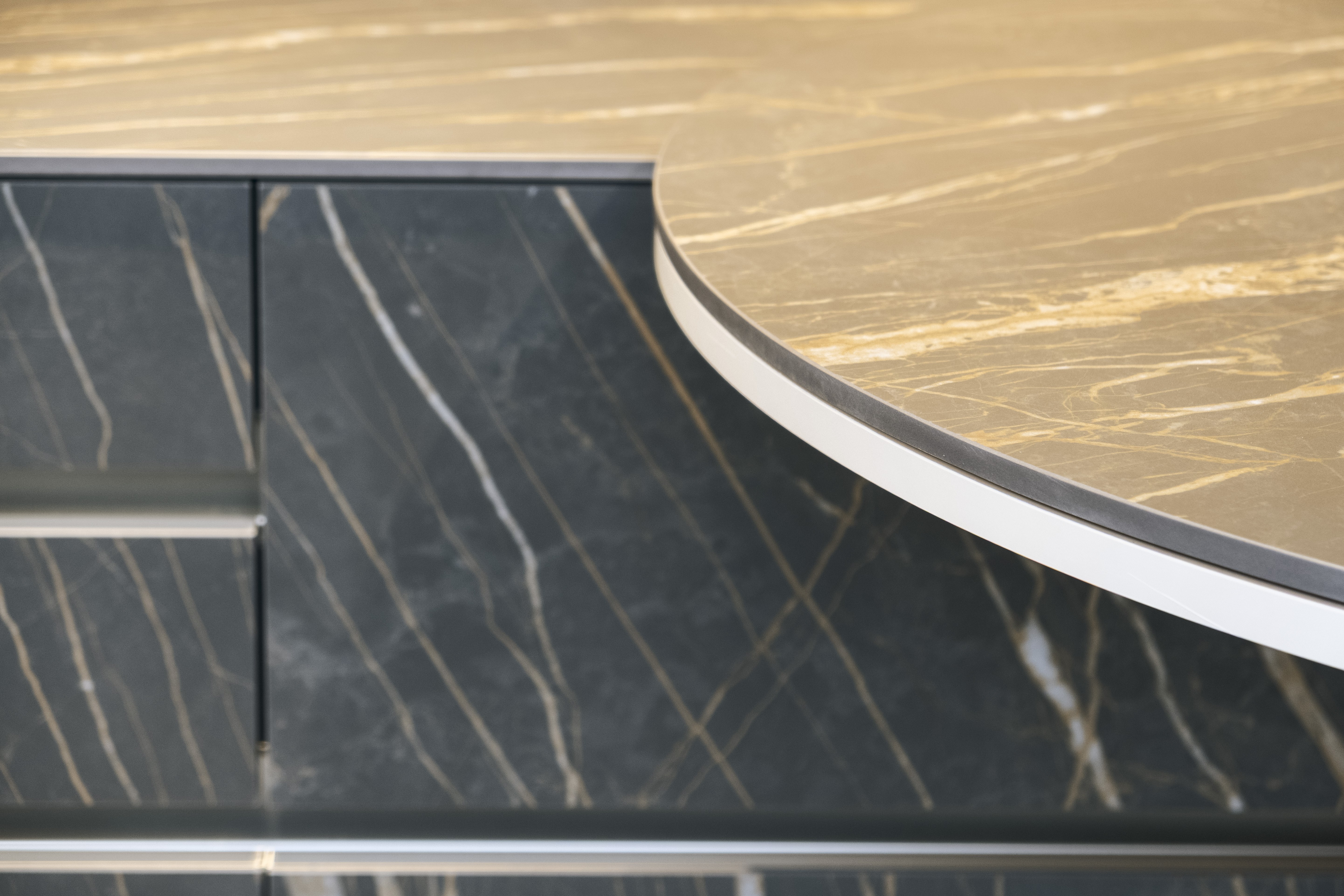 VENETA CUCINE IN CORSO SEMPIONE 67 - MILANO