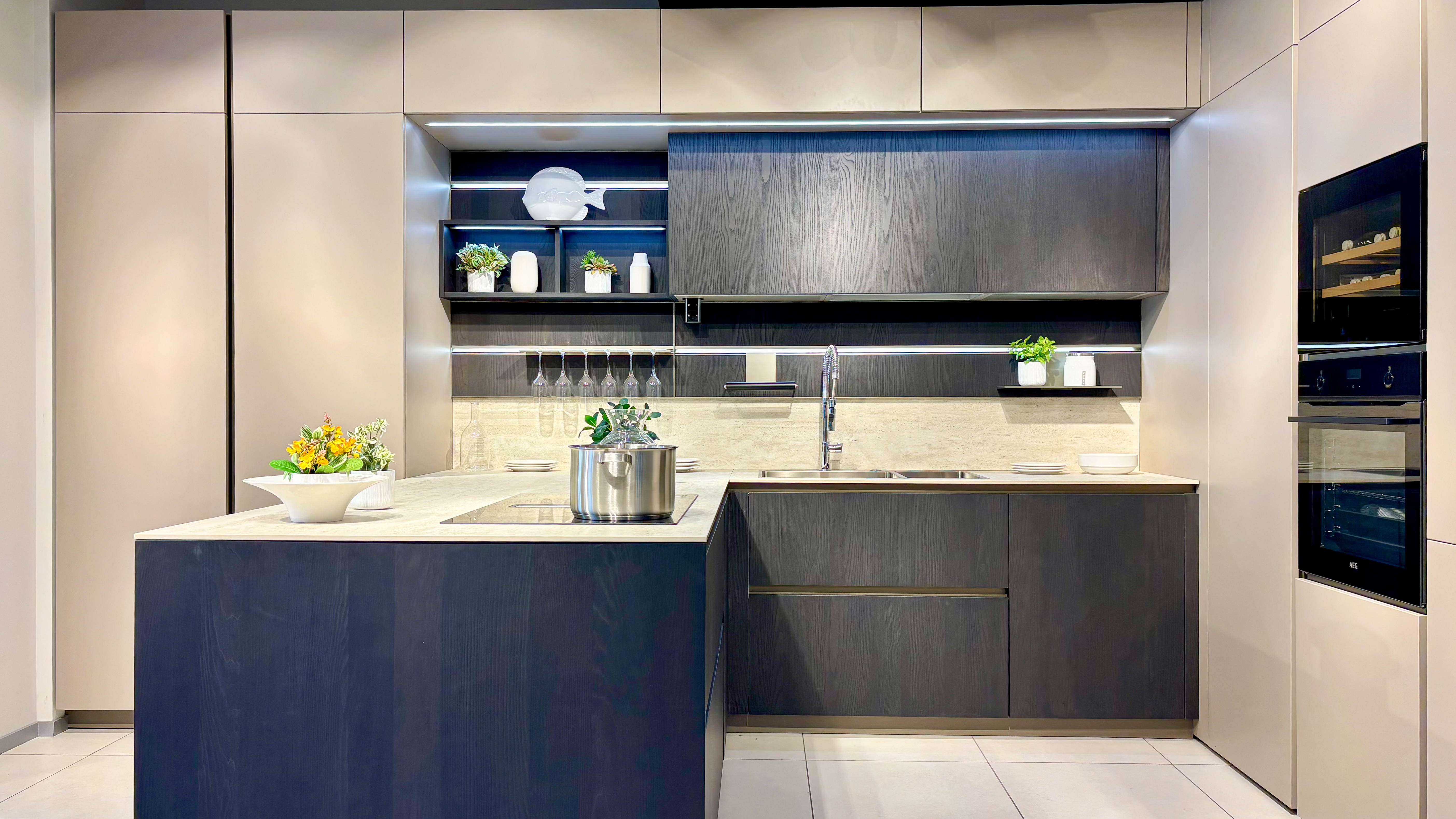 LOUNGE LACCATO OPACO - Image