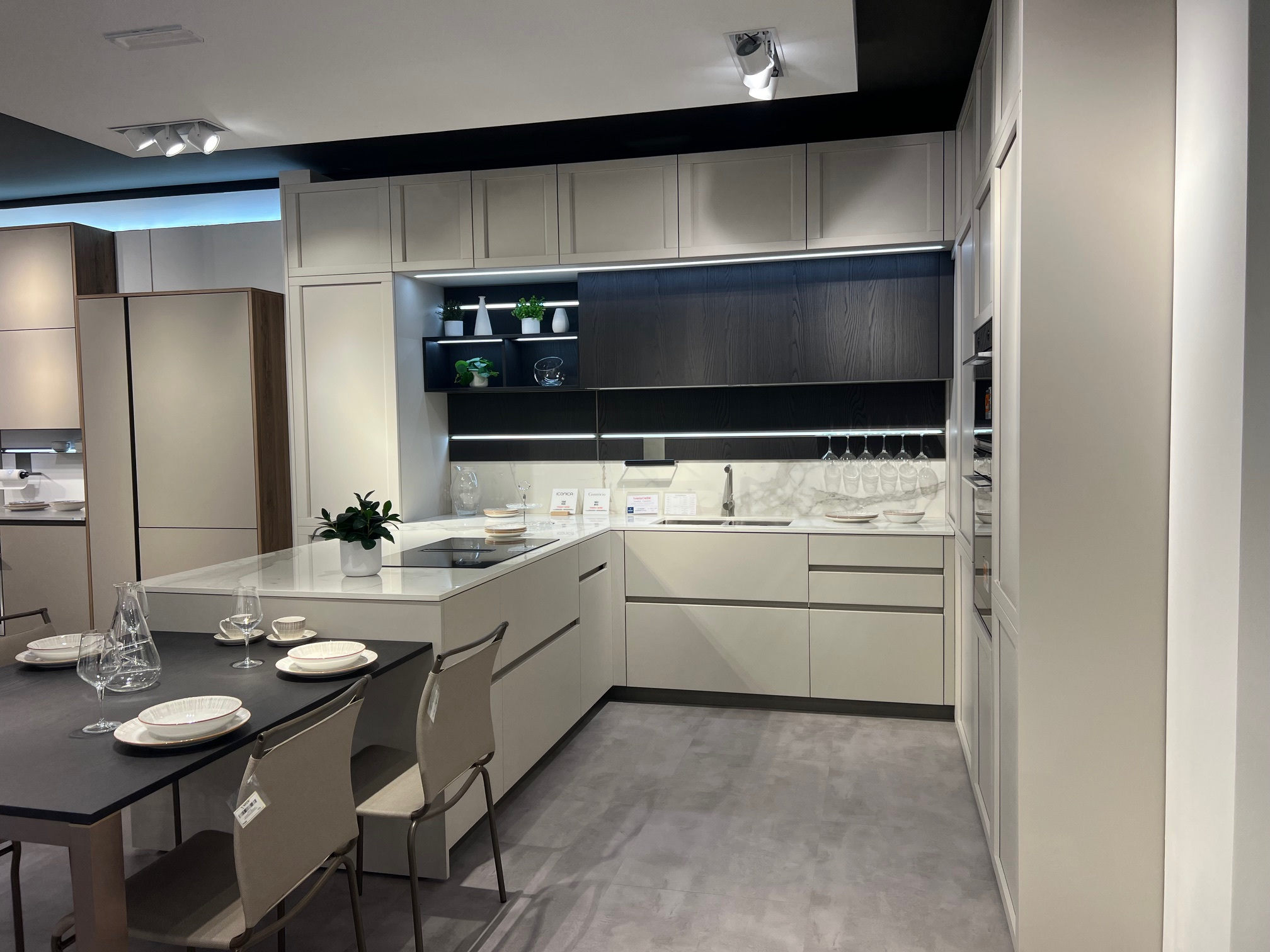 CONVIVIO / ICONICA - Image