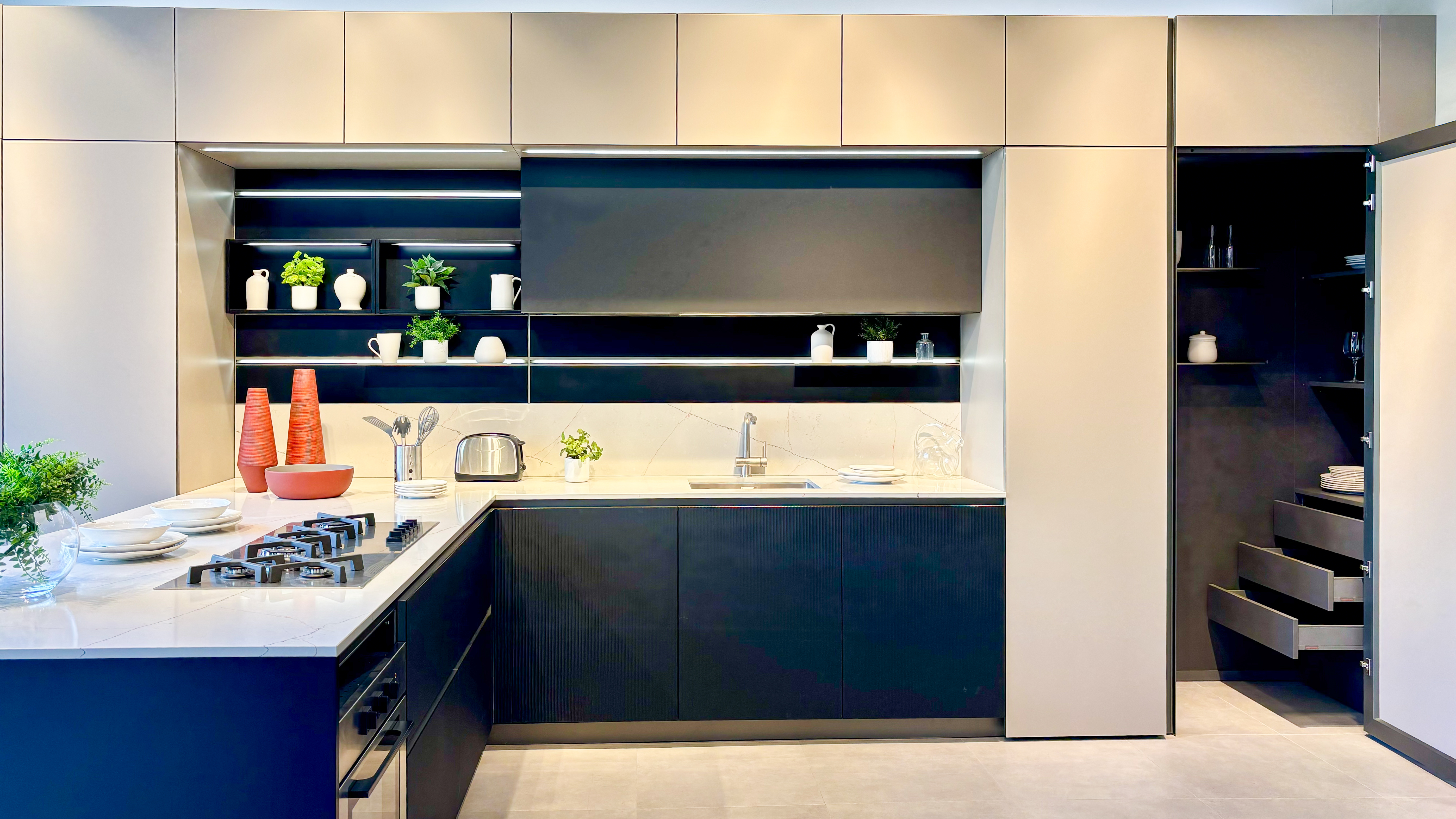 Lounge vetro opaco con colonna Walk In - Image