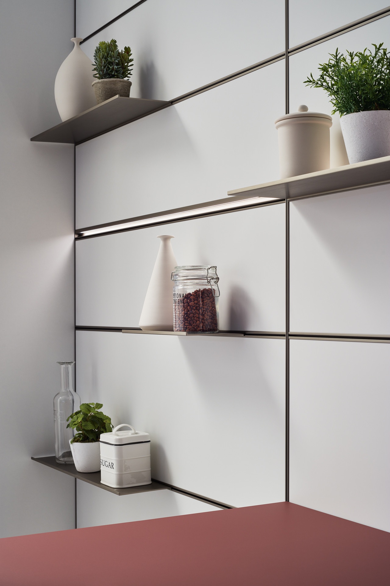 LIKE J - Il design dalle linee pure - Image