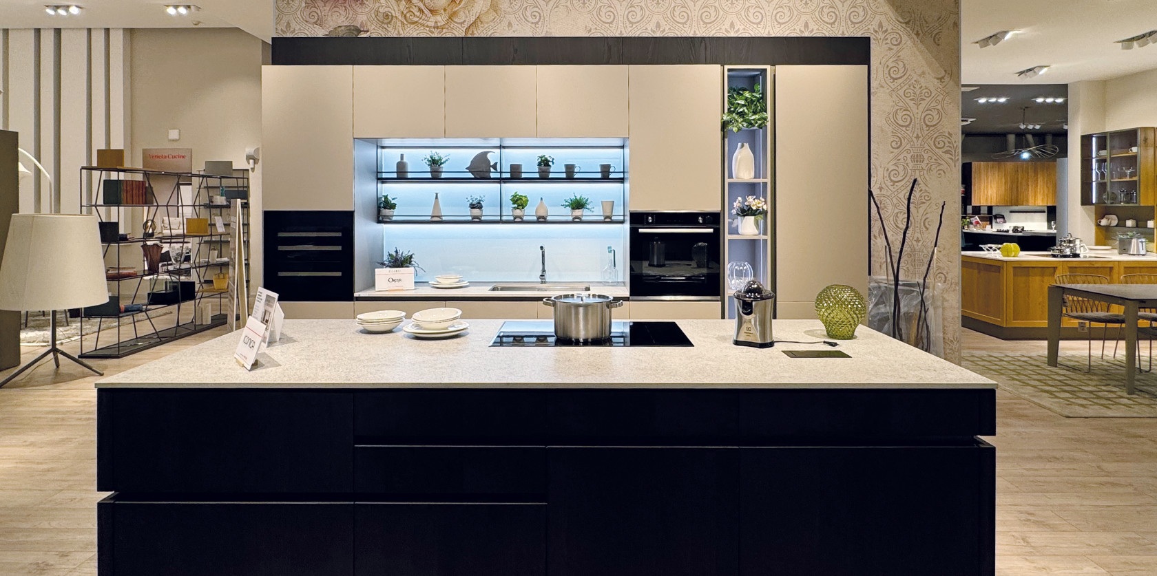 Iconica + Oyster - Image