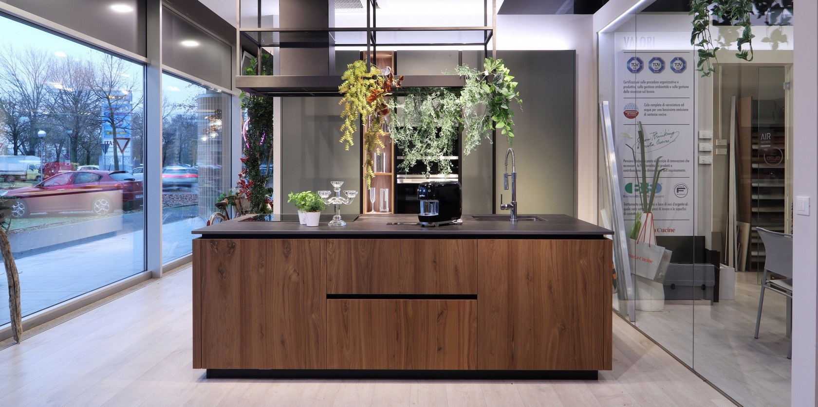 Cucina Lounge noce e laccata verde - Image