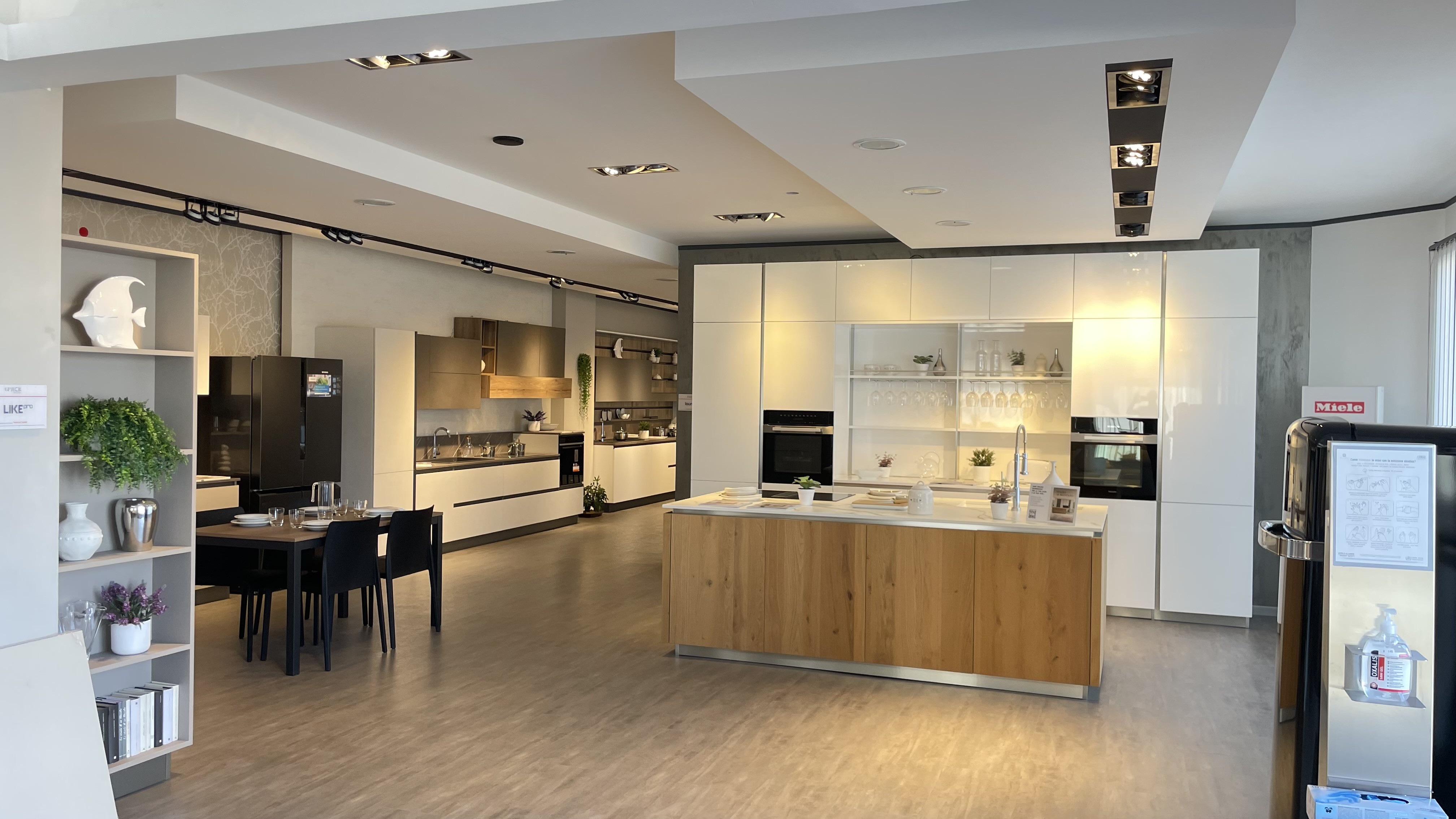 LOUNGE Pro   Laccato e Rovere nodoso - Image