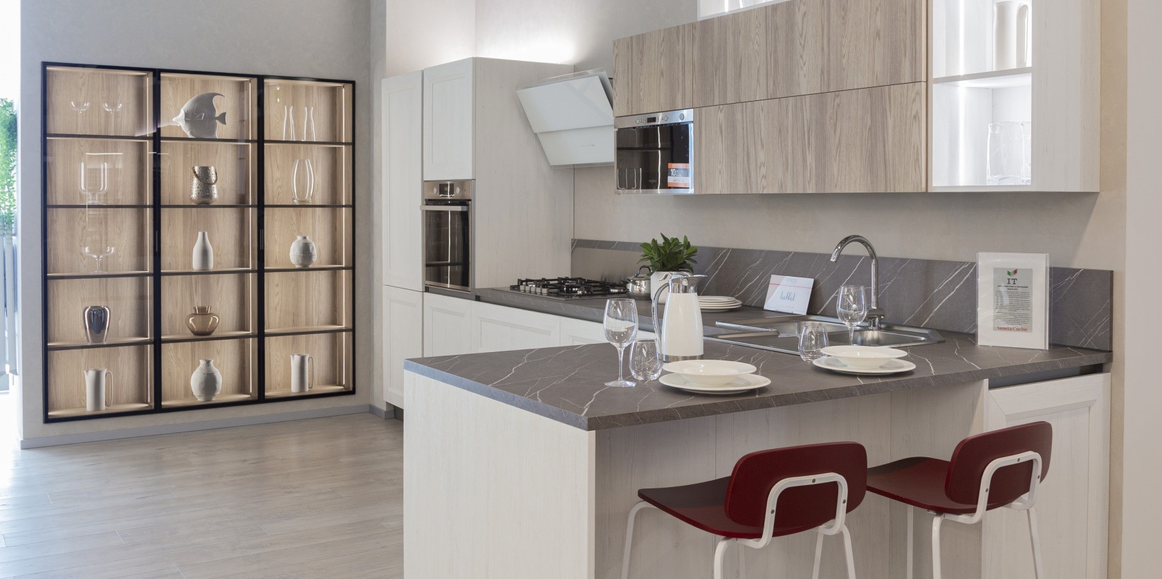 Tablet bianca e legno - Image