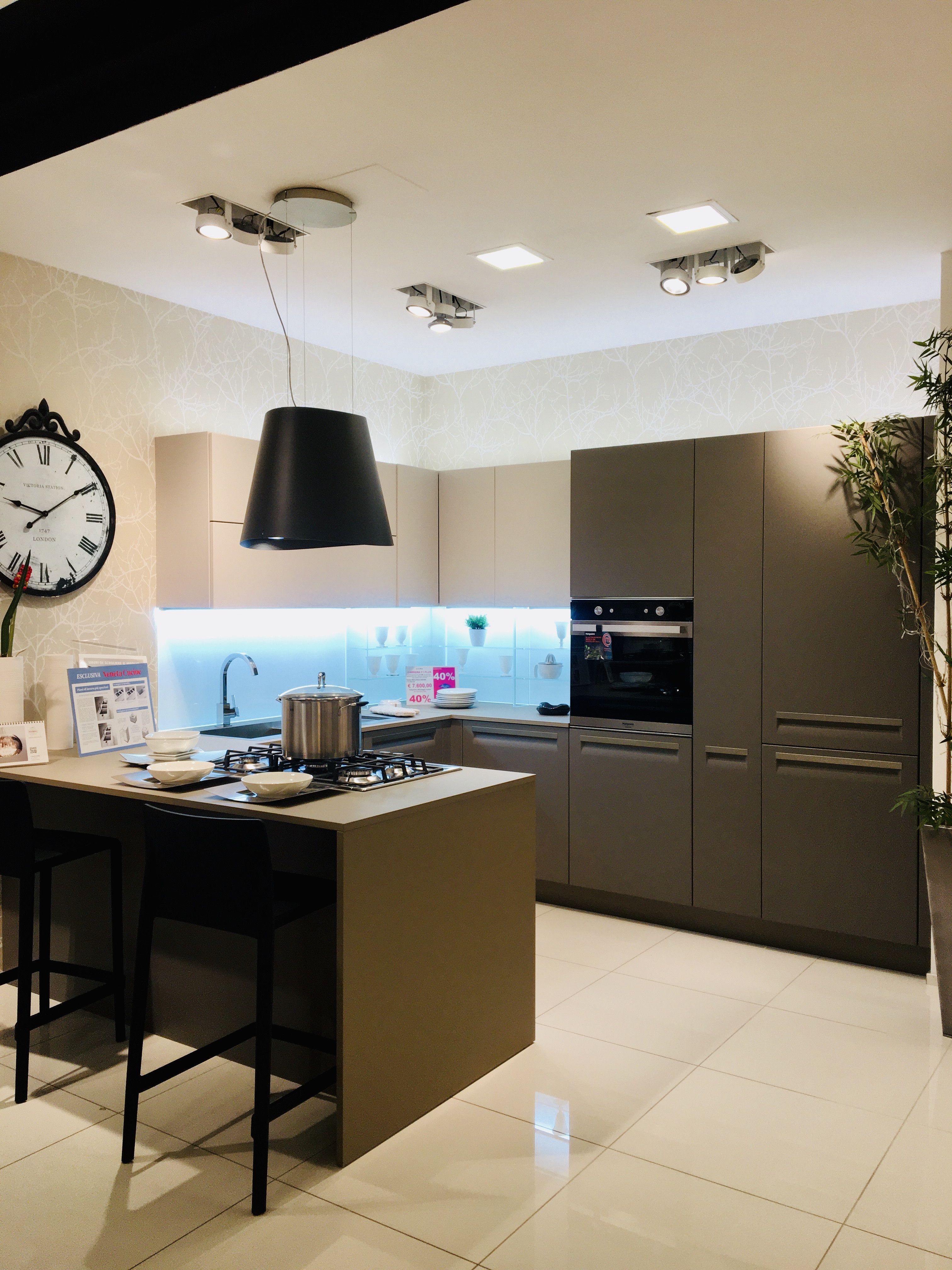 Veneta Cucine - Carrera F1 - Image