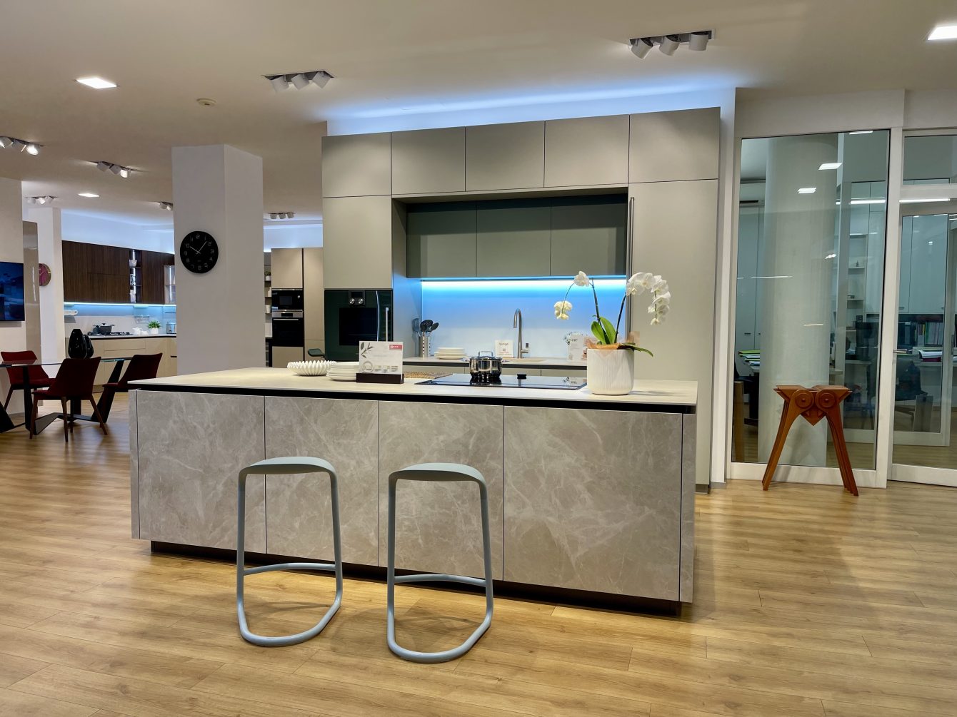 LOUNGE KER - Image
