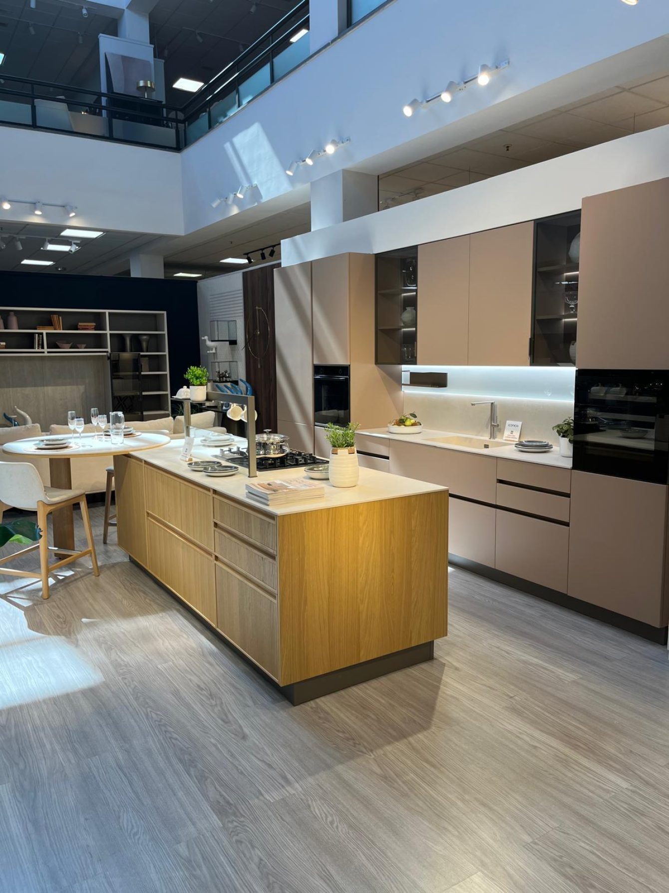 Veneta Cucine - Sakura + Iconica - Image