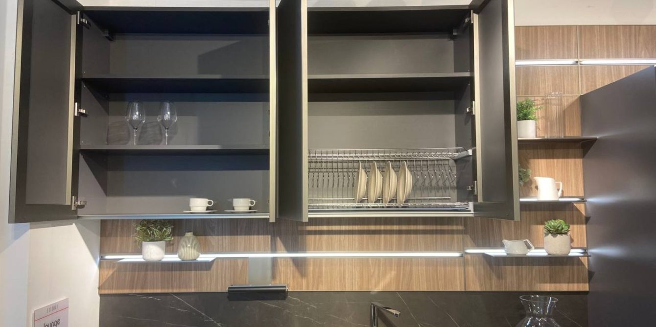 Cucina con isola e snack allungabile modello LOUNGE - Image