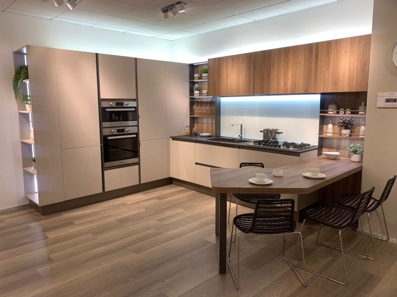 Cucina ad angolo con snack modello START TIME PRESA - Image