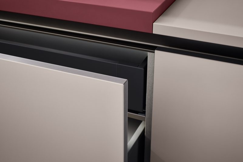 LIKE J - Il design dalle linee pure - Image