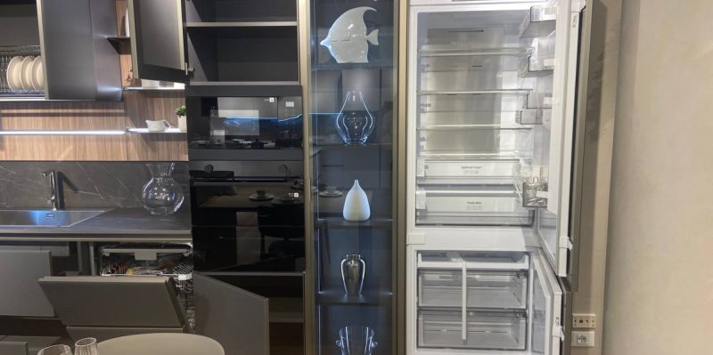 Cucina con isola e snack allungabile modello LOUNGE - Image