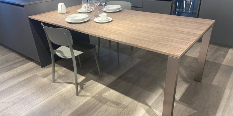 Cucina con isola e snack allungabile modello LOUNGE - Image