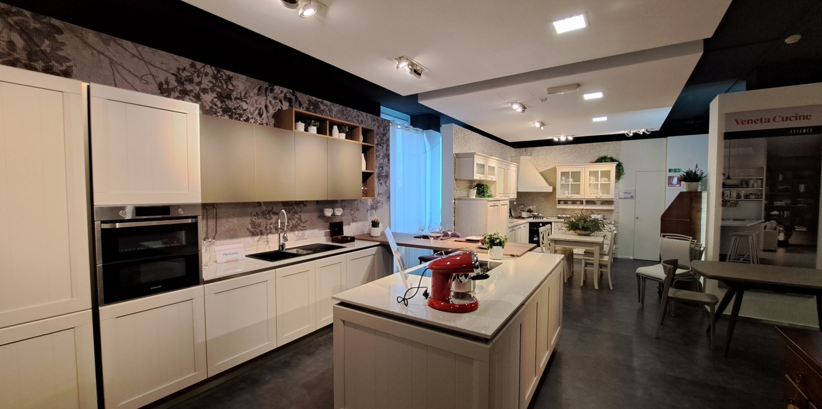 Veneta Cucine modello Armonia, top caranto quartz - Image