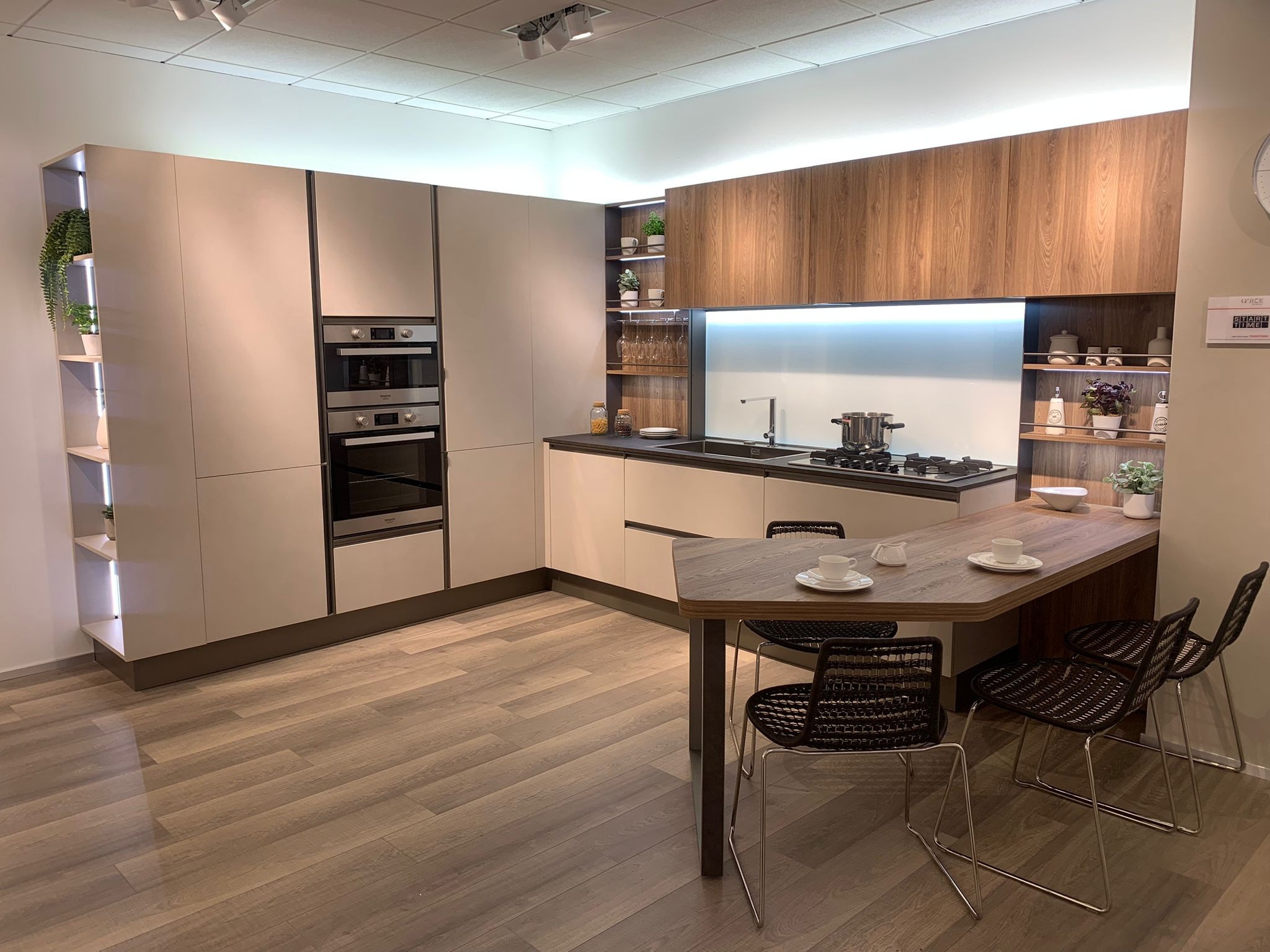 Cucina ad angolo con snack modello START TIME PRESA - Image