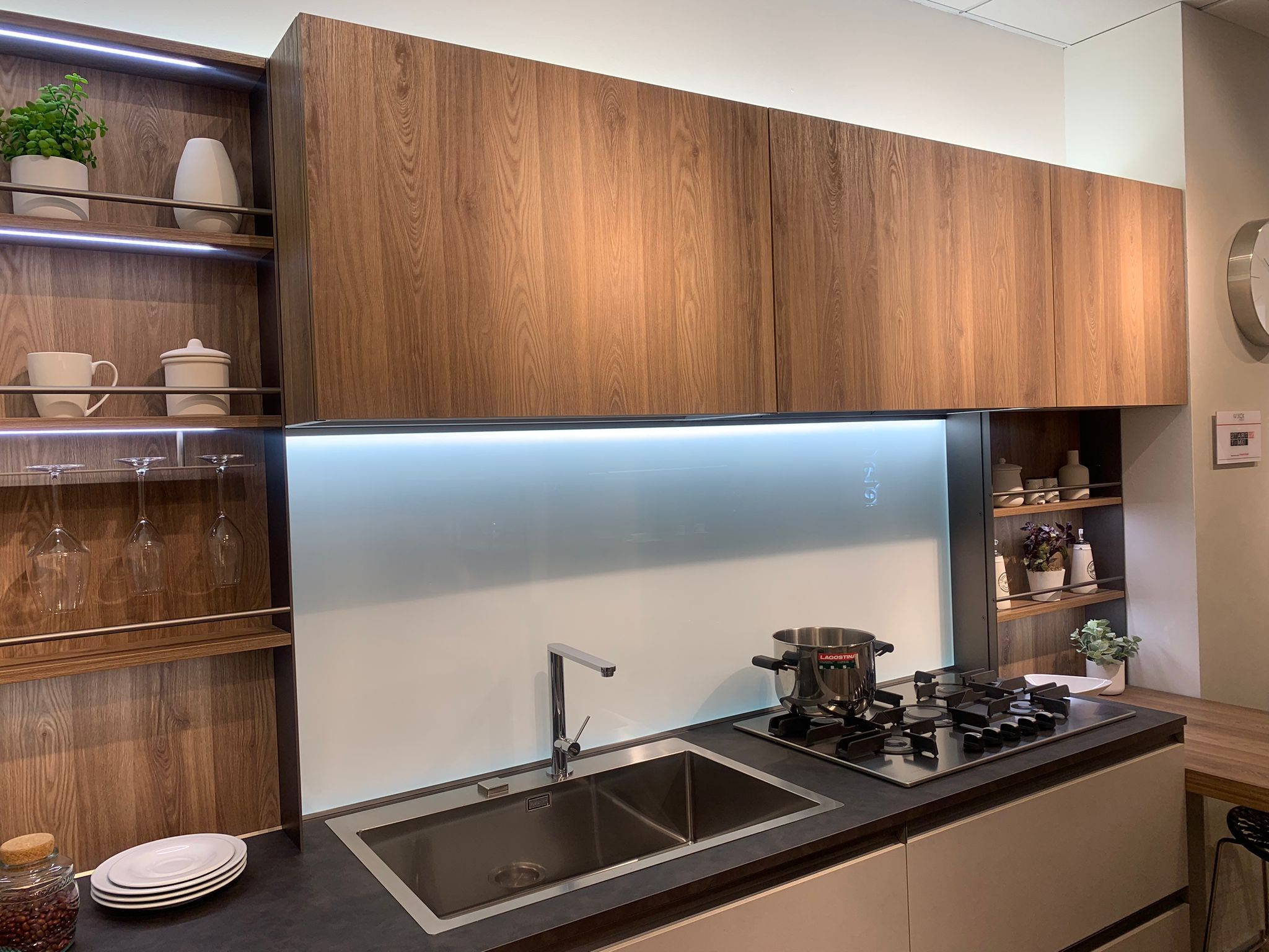 Cucina ad angolo con snack modello START TIME PRESA - Image