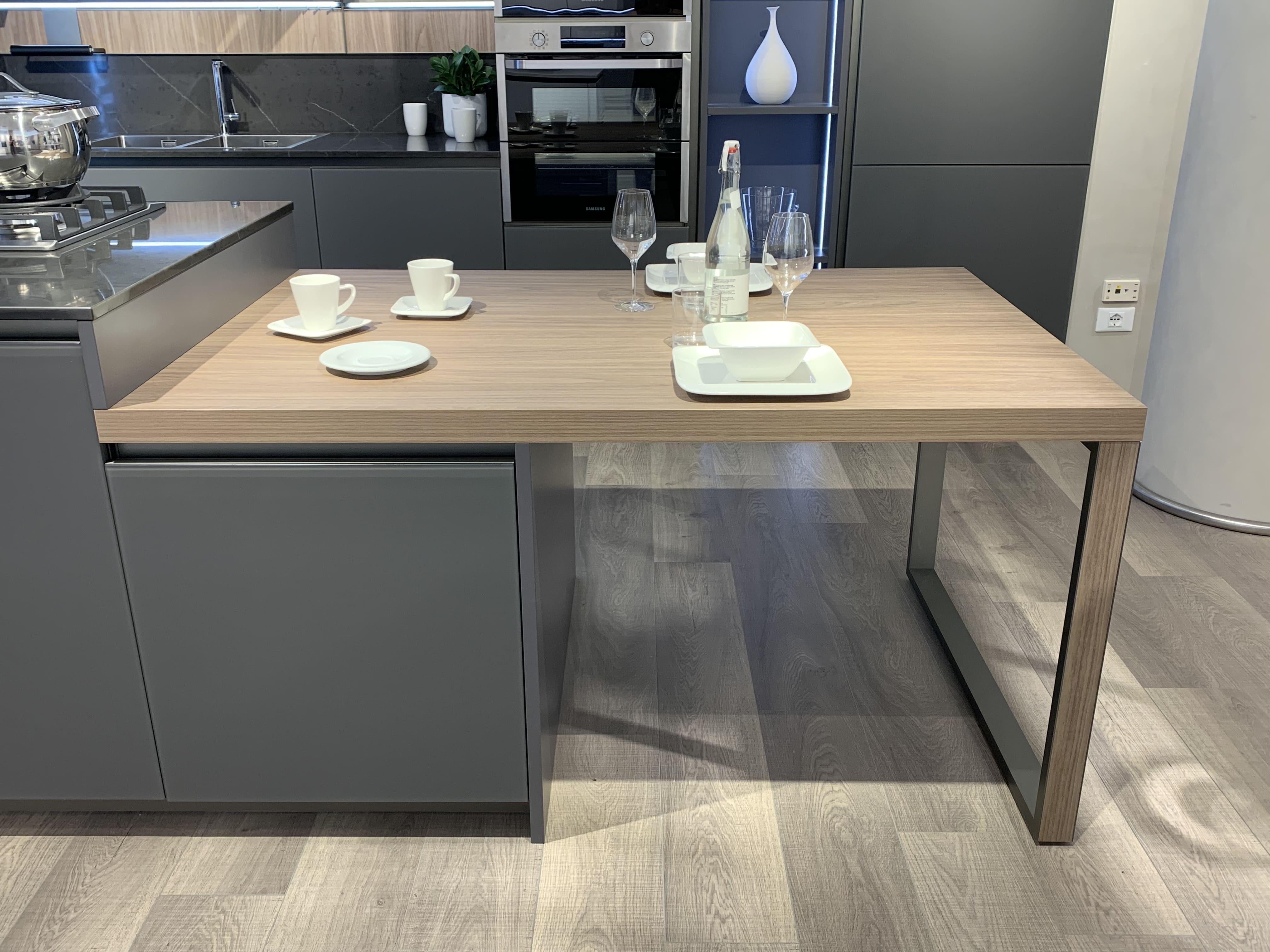 Cucina con isola modello Lounge - Image