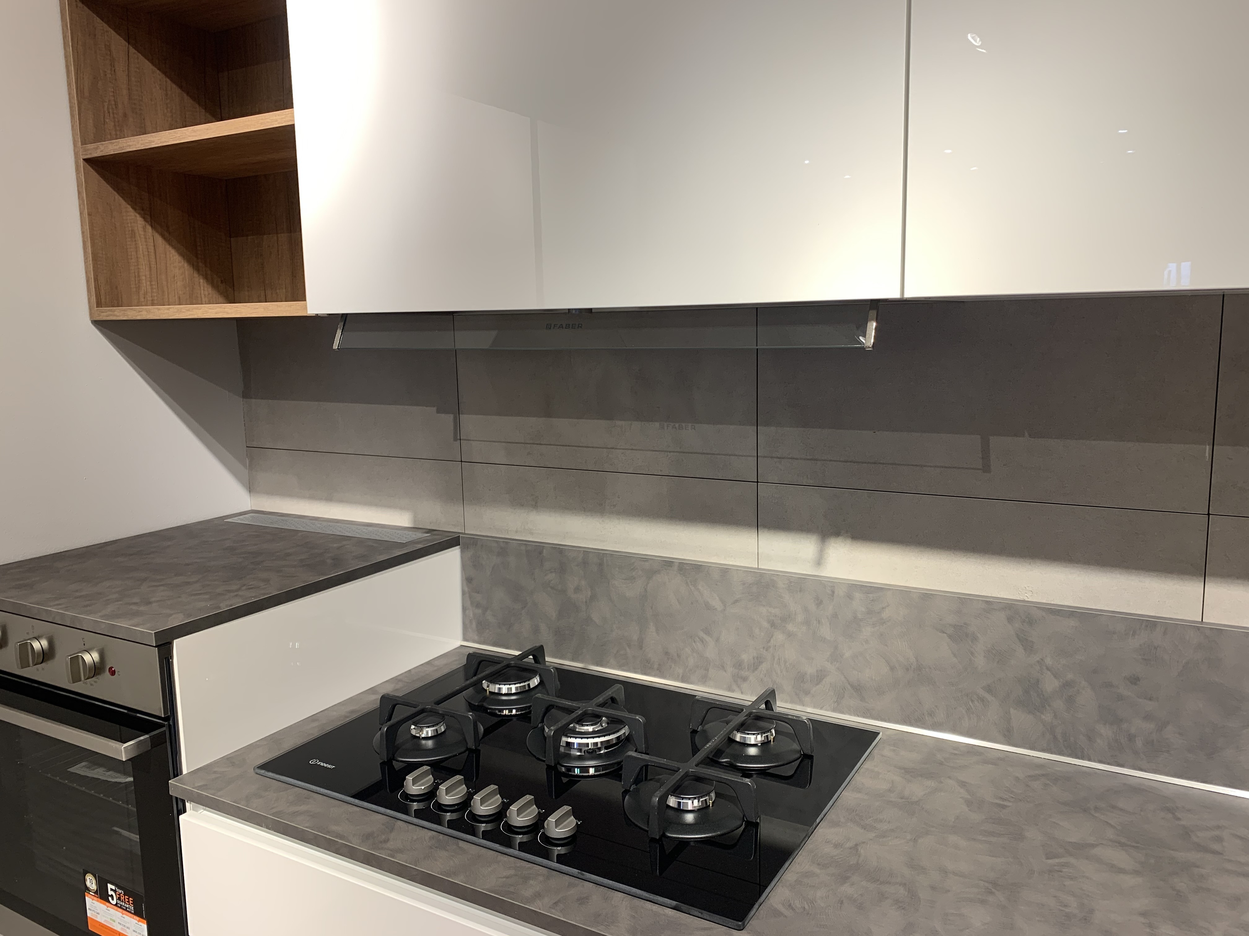 Start Time J bianco burro - Image