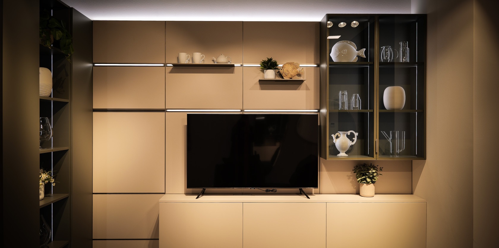 Veneta Cucine - modello Convivio e modello Iconica - Image