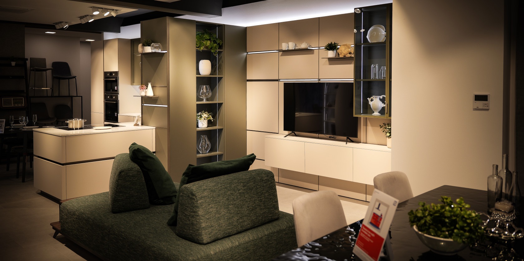 Veneta Cucine - modello Convivio e modello Iconica - Image