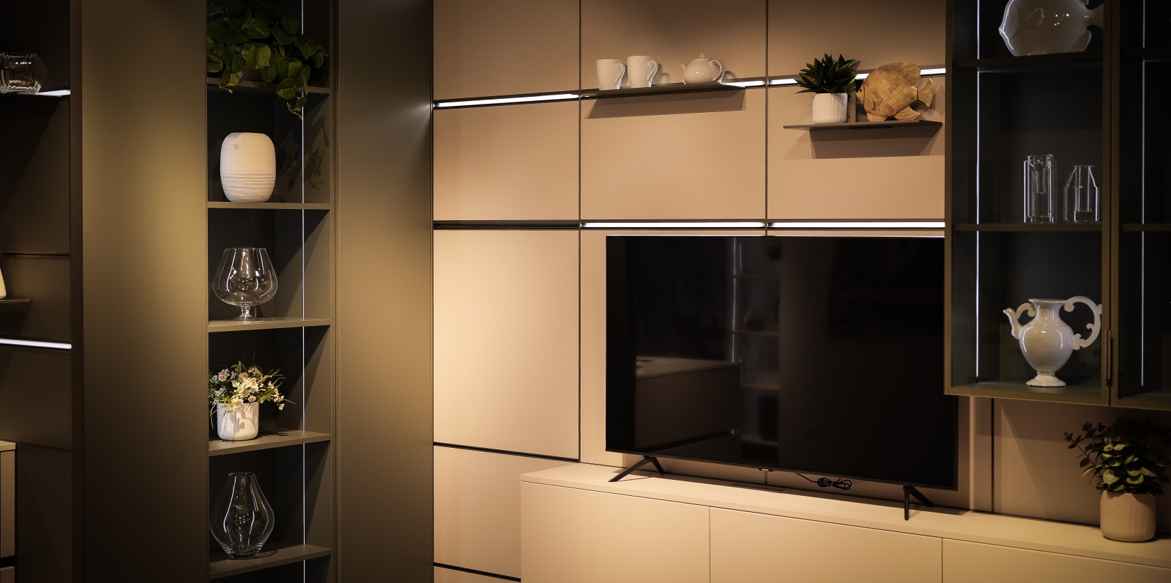 Veneta Cucine - modello Convivio e modello Iconica - Image