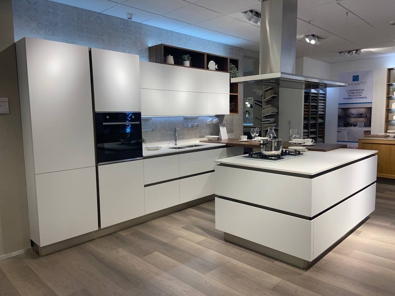 Cucina con isola modello OYSTER PRO - Image