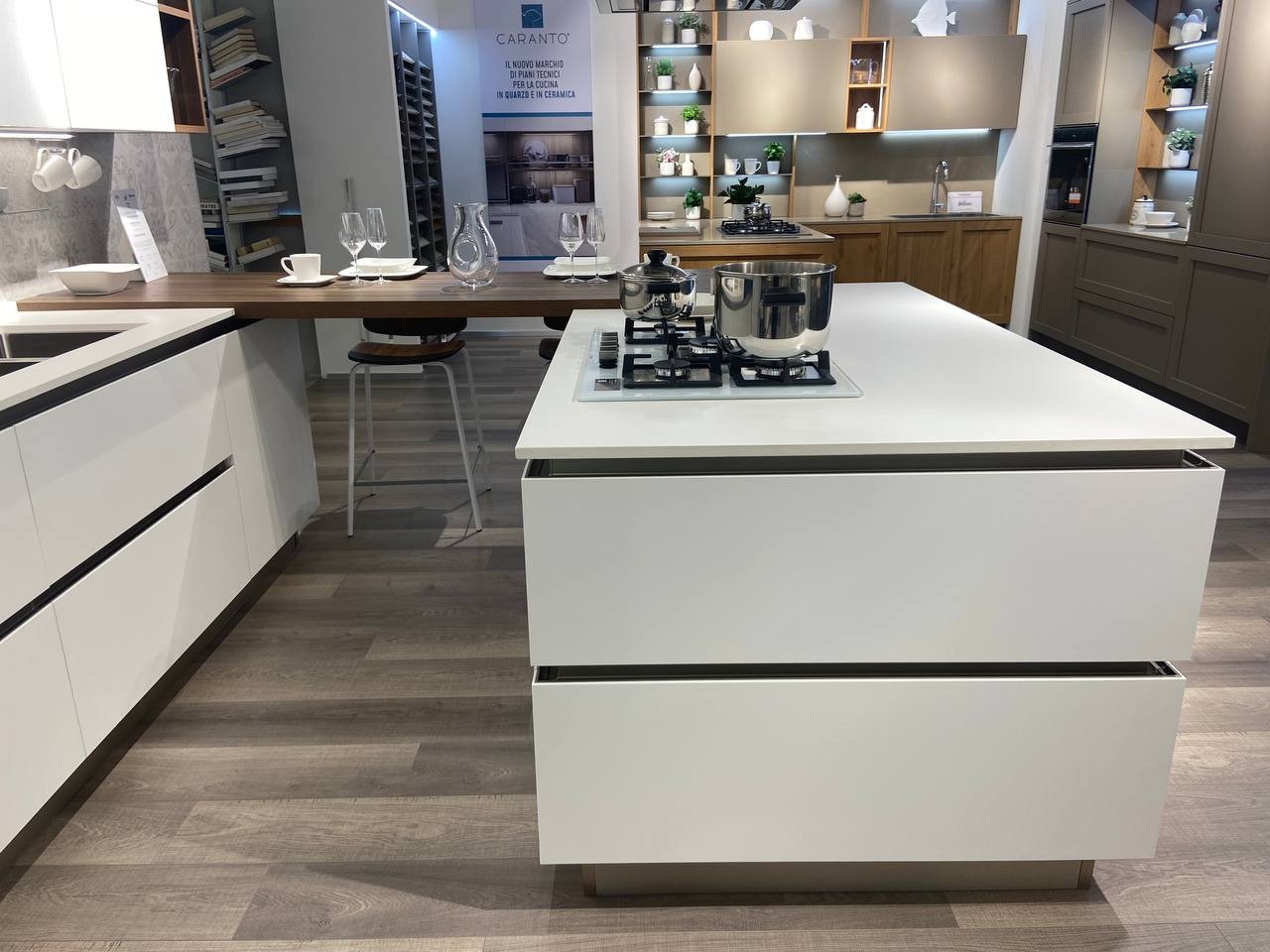 Cucina con isola modello OYSTER PRO - Image