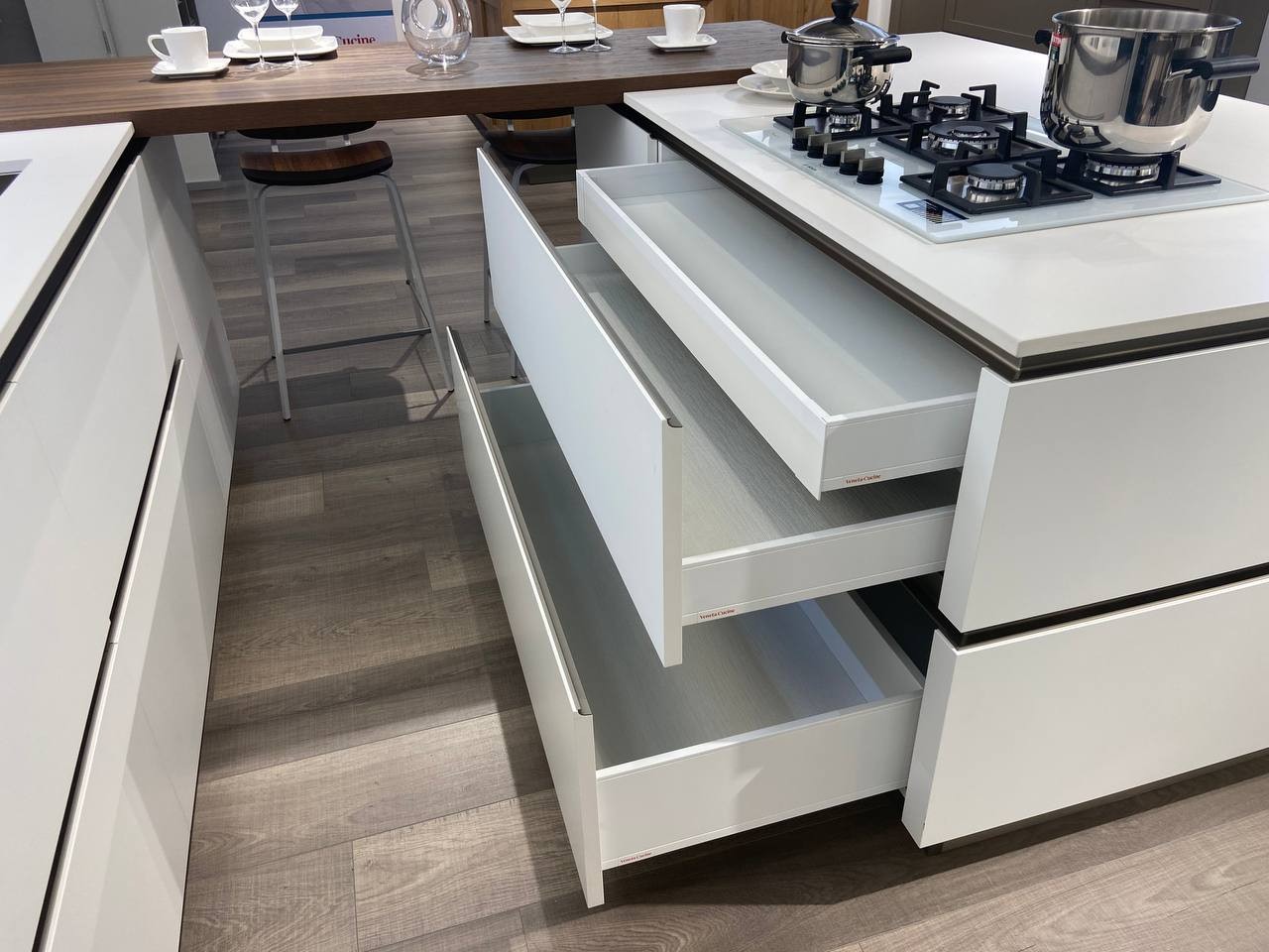 Cucina con isola modello OYSTER PRO - Image