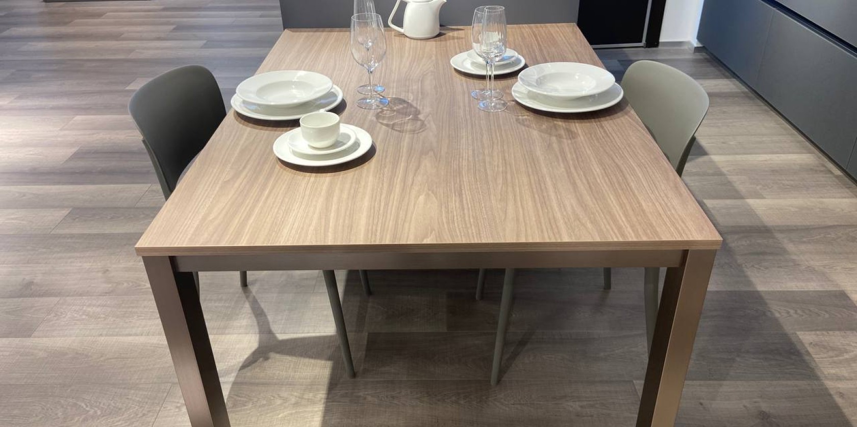 Cucina con isola e snack allungabile modello LOUNGE - Image