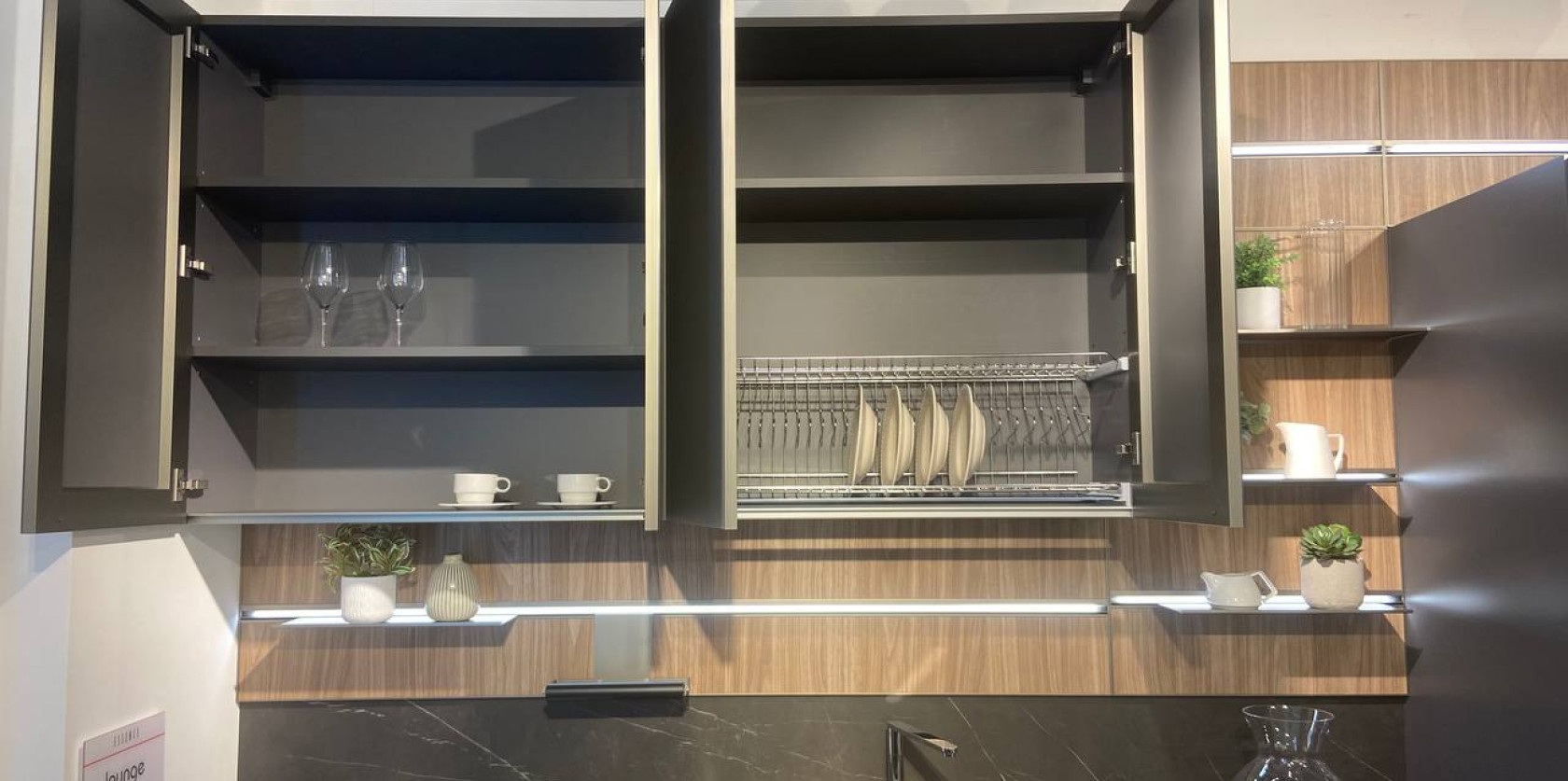 Cucina con isola e snack allungabile modello LOUNGE - Image