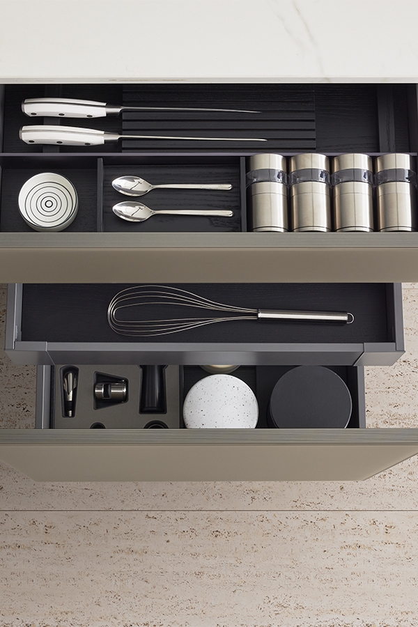 Portaposate ed accessori per cassetti e cestoni