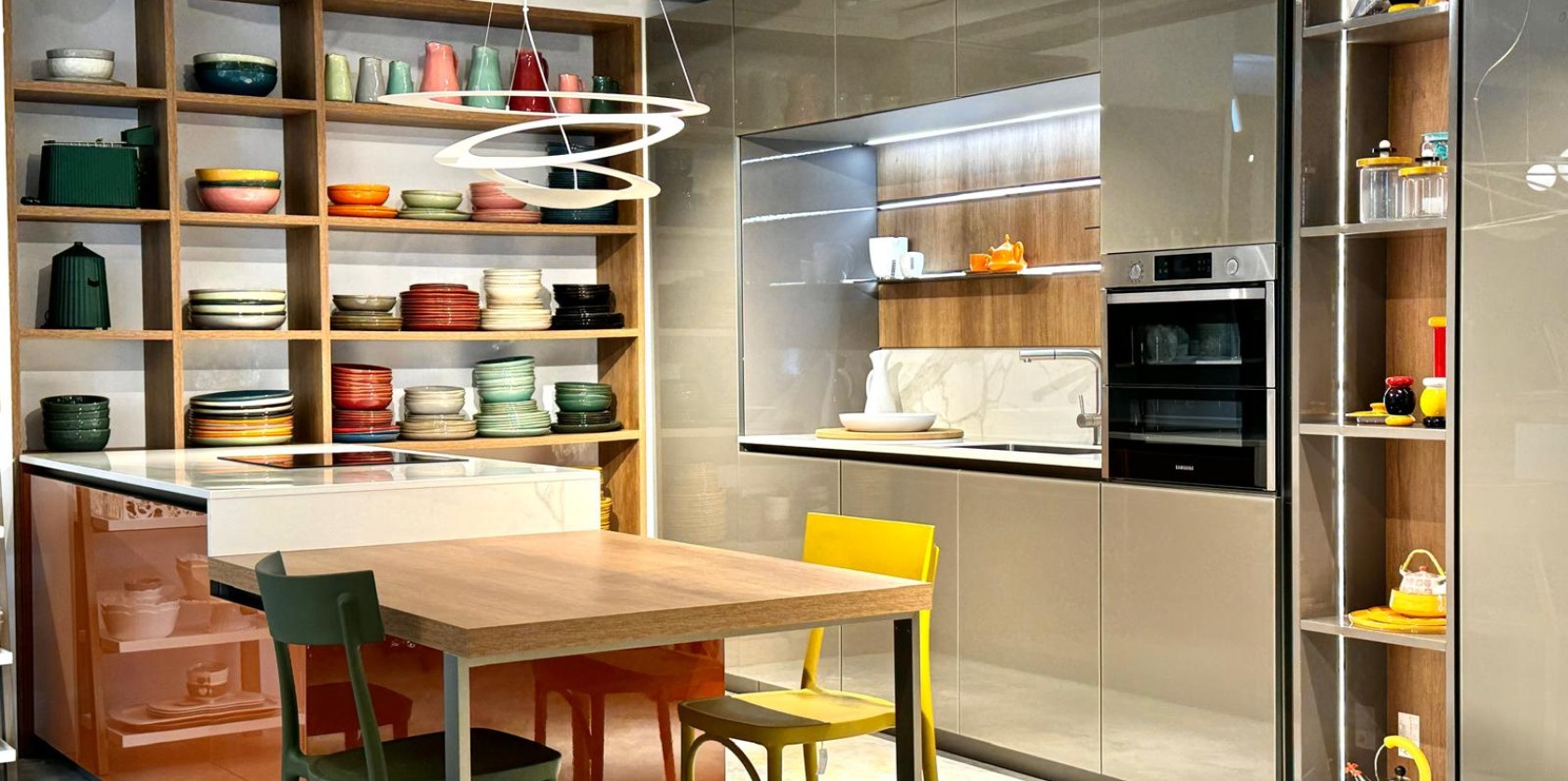 Veneta Cucine - Lounge Vetro Lucida - Image