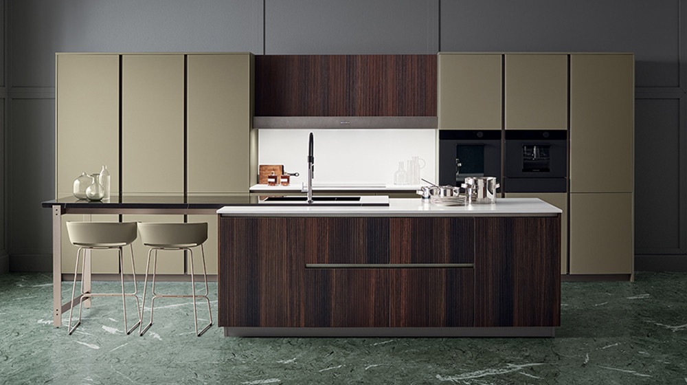 Ecco quando può essere consigliabile optare per la penisola con tavolo.