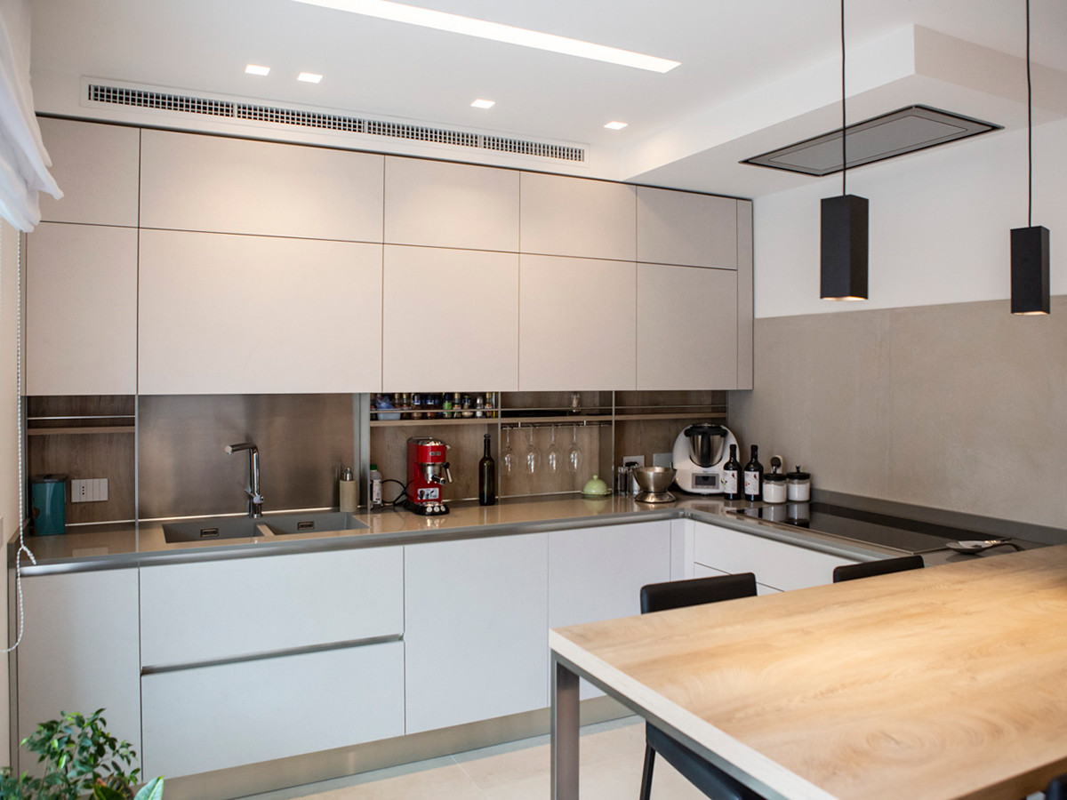 Pourquoi choisir une cuisine sur mesure ? Entrez et lisez les conseils de Veneta Cucine pour réaliser la cuisine de vos rêves, conçue selon vos exigences.