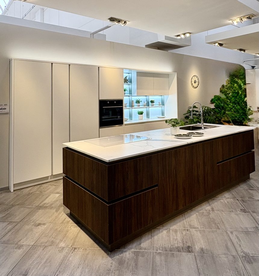 Cucina con Isola Veneta Cucine OYSTER Rinnovo Expo - Image