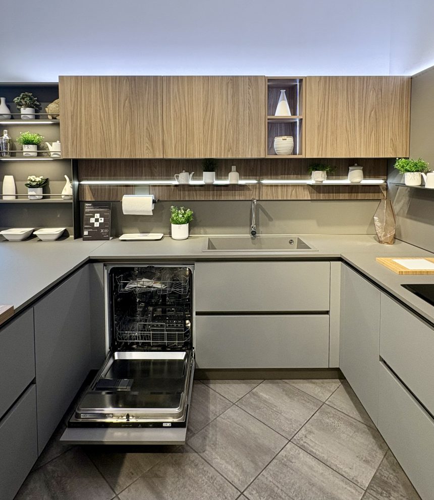 Cucina angolare Veneta Cucine START J SOFT E OYSTER DEK Rinnovo Expo - Image