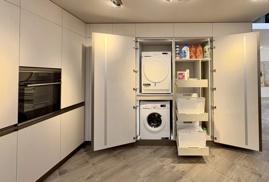 Cucina angolare Veneta Cucine START PRESA GRAFFIATO CHIARO + TAG ROVERE Rinnovo Expo - Image