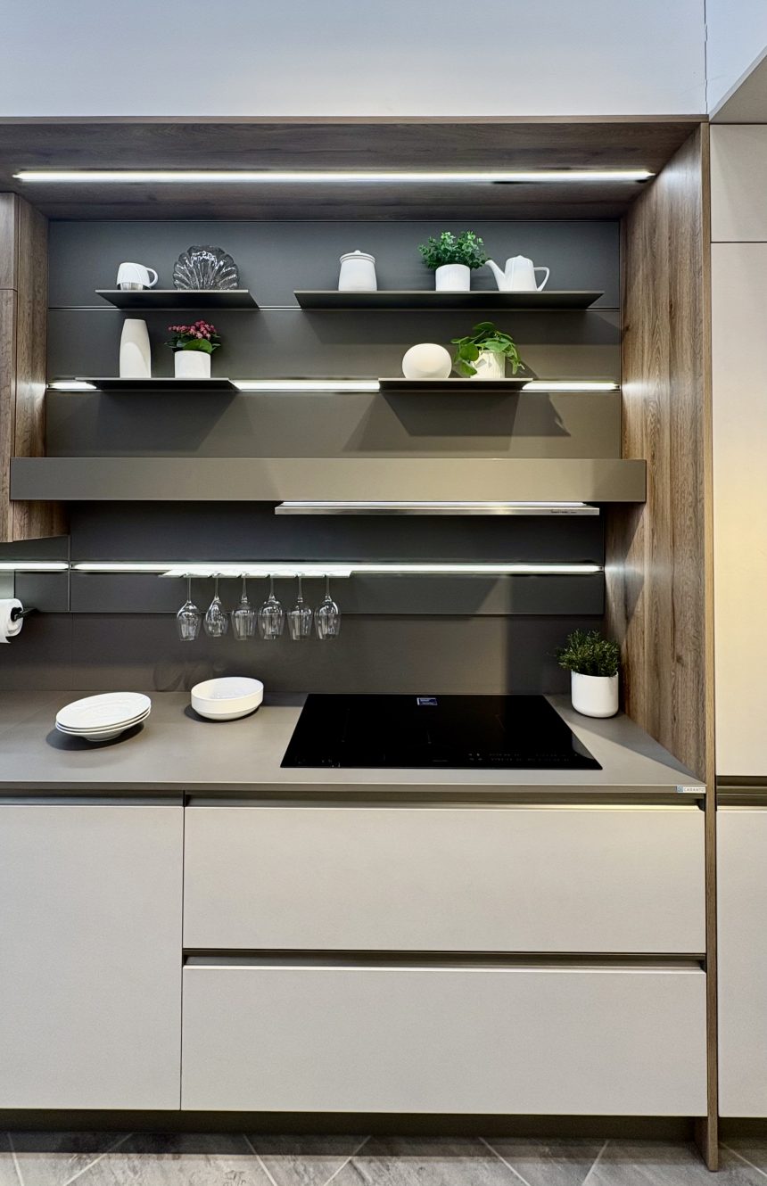 Cucina angolare Veneta Cucine START PRESA GRAFFIATO CHIARO + TAG ROVERE Rinnovo Expo - Image