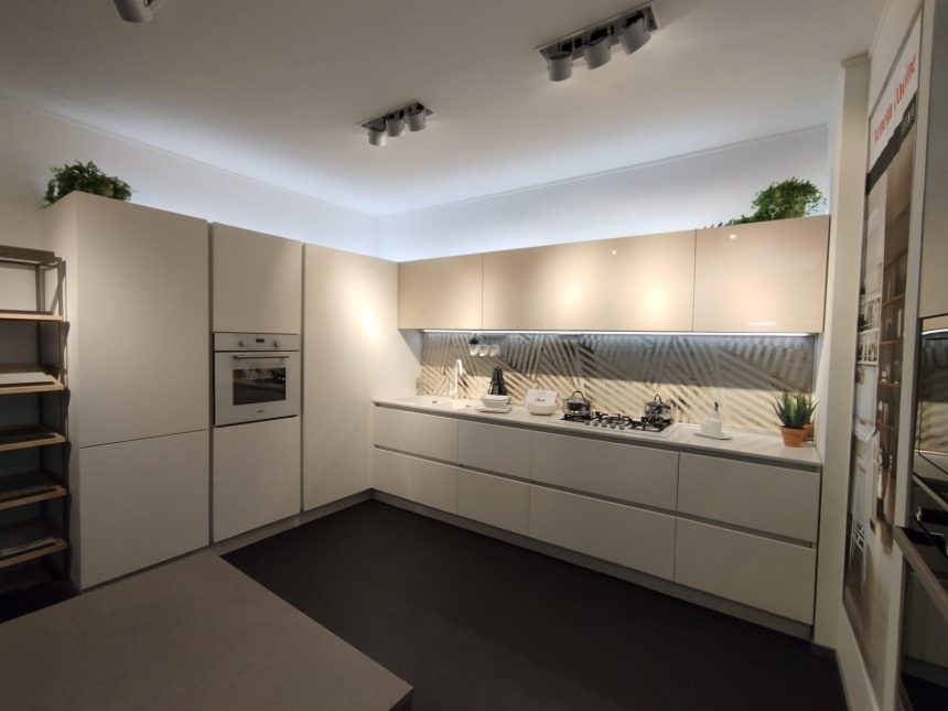 Veneta Cucine - Oyster Laccata - Image